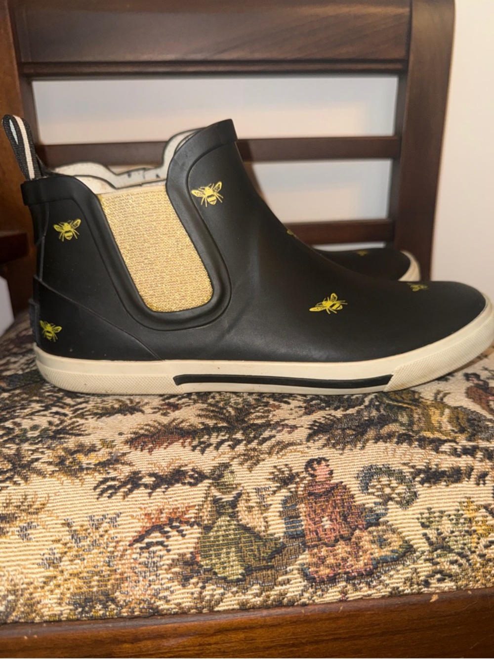 Joules Rainwell Bee Print Chelsea Rain Boots Black Gold Women’s US 7 EU 38 - Picture 7 of 16